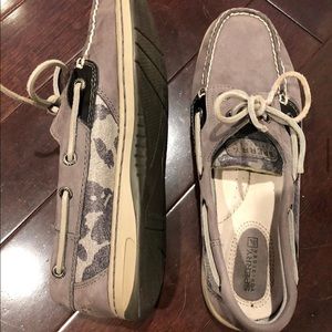 sperry topsides